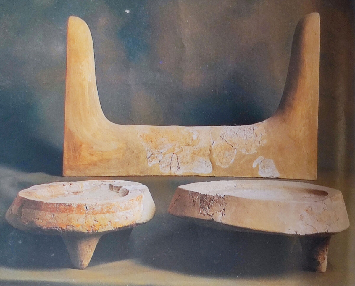 Διπλά κέρατα δωματίων από το νοτιότερο τμήμα του ανακτόρου. Πηγή εικόνας: ΥΠΠΟ.