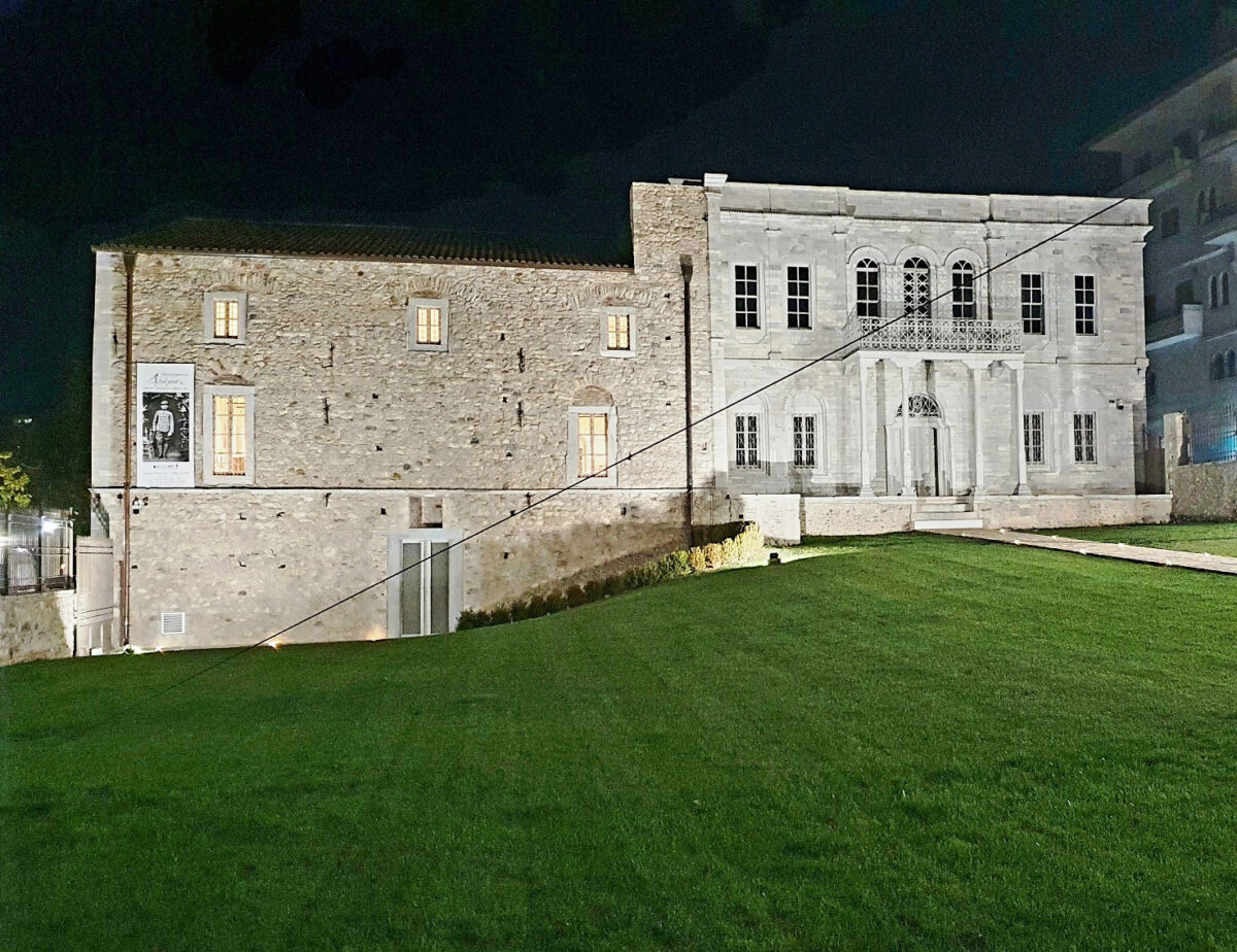 Το αρχοντικό του καπνέμπορου Ιωάννη Αναστασιάδη ή αλλιώς «Μαρμάρινο Σπίτι». Πηγή εικόνας: ΑΠΕ-ΜΠΕ.