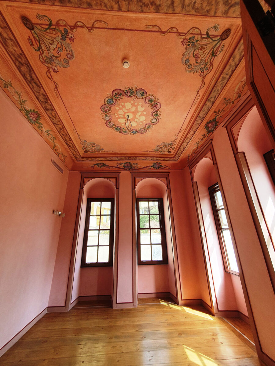 Στο αρχοντικό του καπνέμπορου Ιωάννη Αναστασιάδη ή αλλιώς «Μαρμάρινο Σπίτι». Πηγή εικόνας: ΑΠΕ-ΜΠΕ.