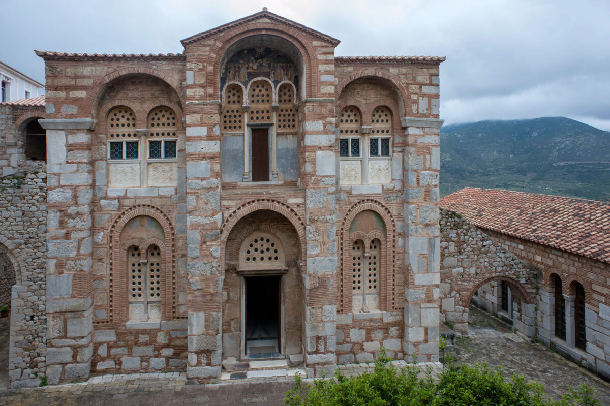 Μέτρα για την αποκατάσταση και τη θωράκιση της Μονής του Οσίου Λουκά