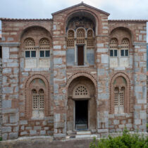 Μέτρα για την αποκατάσταση και τη θωράκιση της Μονής του Οσίου Λουκά