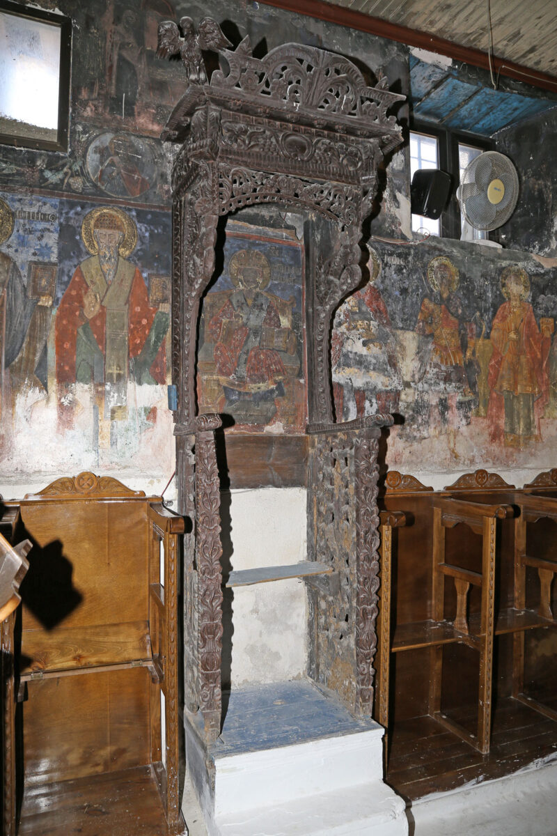 Ο Δεσποτικός Θρόνος του ναού πριν από τις εργασίες συντήρησης. Πηγή εικόνας: Εφορεία Αρχαιοτήτων Άρτας.