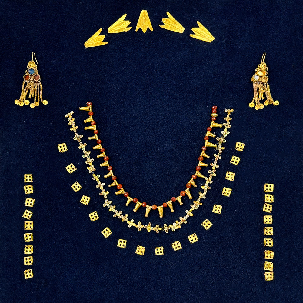 Αντικείμενα από την έκθεση «Κριμαία: χρυσός και μυστικά της Μαύρης Θάλασσας» που επέστρεψαν στο Κίεβο. Φωτ.: National Museum of the History of Ukraine.