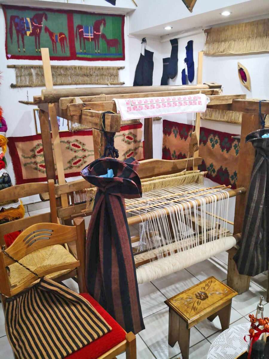 Άποψη του χώρου που φιλοξενεί αντικείμενα ενδεικτικά του πολιτισμού της περιοχής Αργιθέας των θεσσαλικών Αγράφων (φωτ.: ΑΠΕ-ΜΠΕ / Αποστόλης Ζώης).