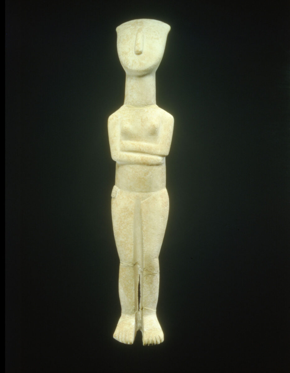 Η έκθεση «Οι Έλληνες: Από τον Αγαμέμνονα στον Μέγα Αλέξανδρο» περιέχει περισσότερα από 170 εκθέματα, τεχνουργήματα της αρχαίας ελληνικής γλυπτικής, ζωγραφικής και κοσμηματοτεχνίας, που προέρχονται από 14 ελληνικά μουσεία και συλλογές. Πηγή εικόνας: ΥΠΠΟ.