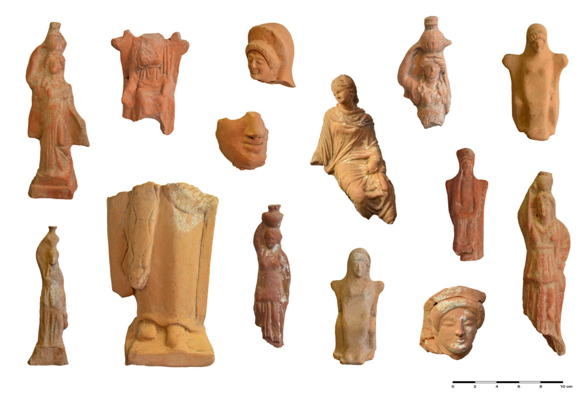 Εικ. 6. Διάφορα ειδώλια γυναικείων μορφών. Ψηφιακή επεξεργασία εικόνας: Εύα Κολοφωτιά.