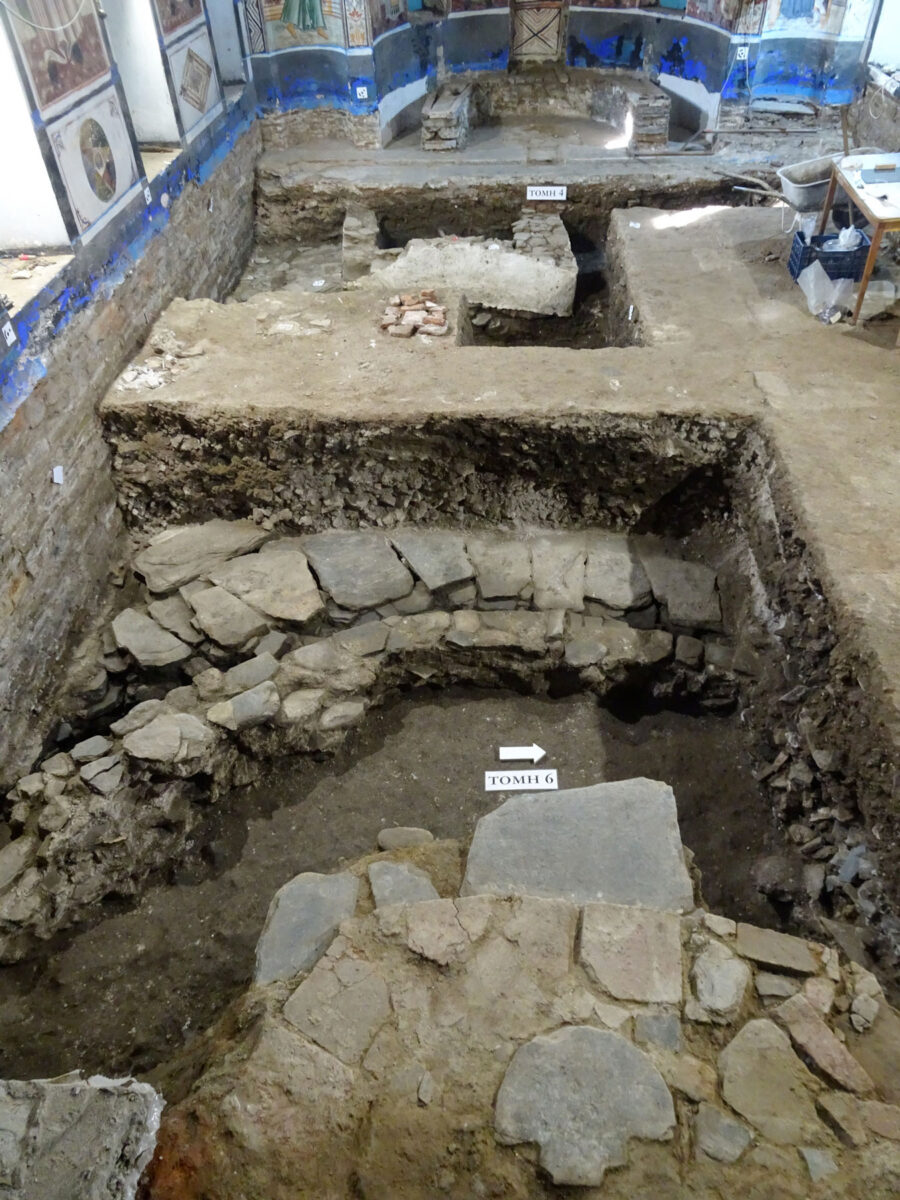 Η κόγχη της φάσης της μεγέθυνσης της βυζαντινής τράπεζας (12ος αι.). Πηγή εικόνας: ΥΠΠΟ.