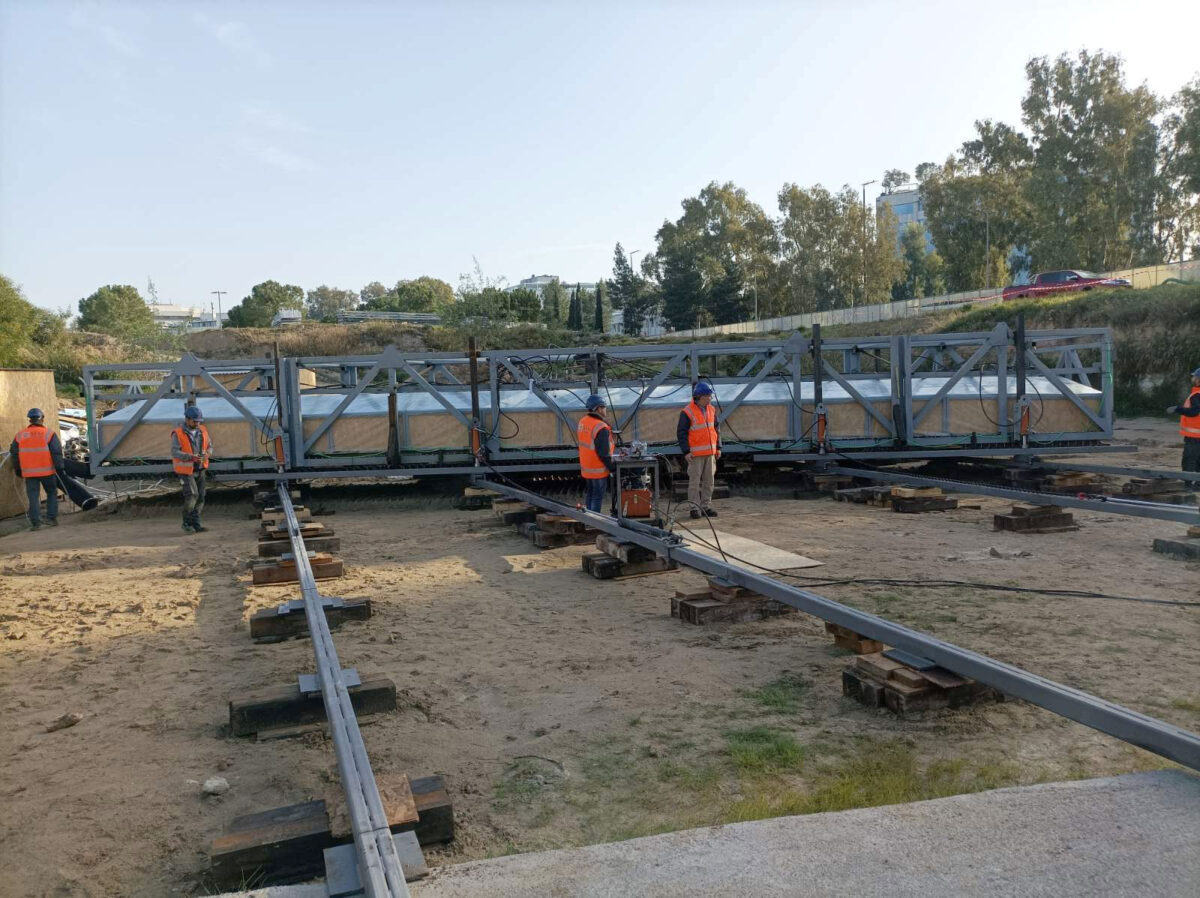 Δεσμώτες του Φαλήρου: μετακίνηση στην προσωρινή θέση με ολίσθηση. Πηγή εικόνας: ΥΠΠΟ.