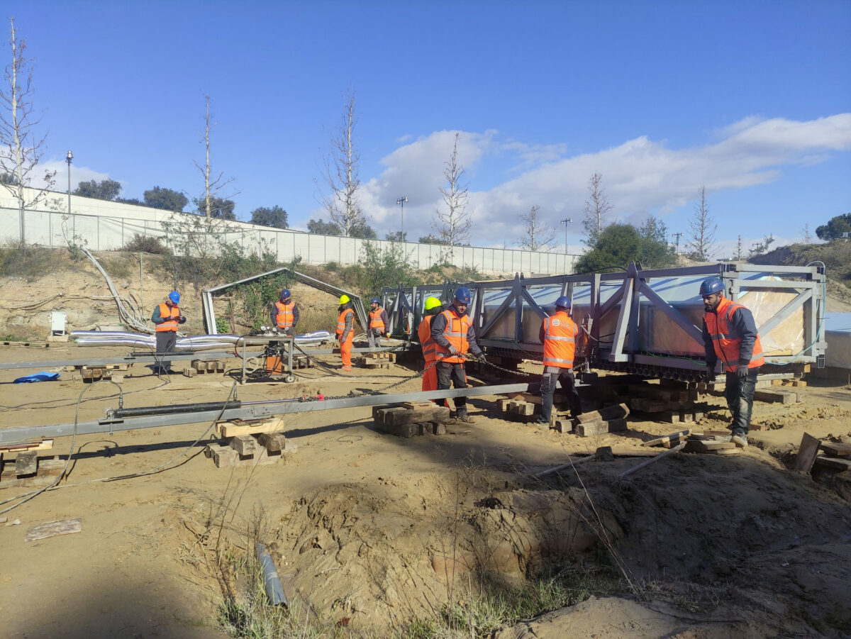 Δεσμώτες του Φαλήρου: μετακίνηση στην προσωρινή θέση με ολίσθηση. Πηγή εικόνας: ΥΠΠΟ.