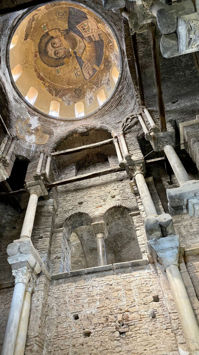 Άποψη του εσωτερικού του ναού της Παρηγορήτισσας στην Άρτα. Πηγή εικόνας: ΥΠΠΟ.