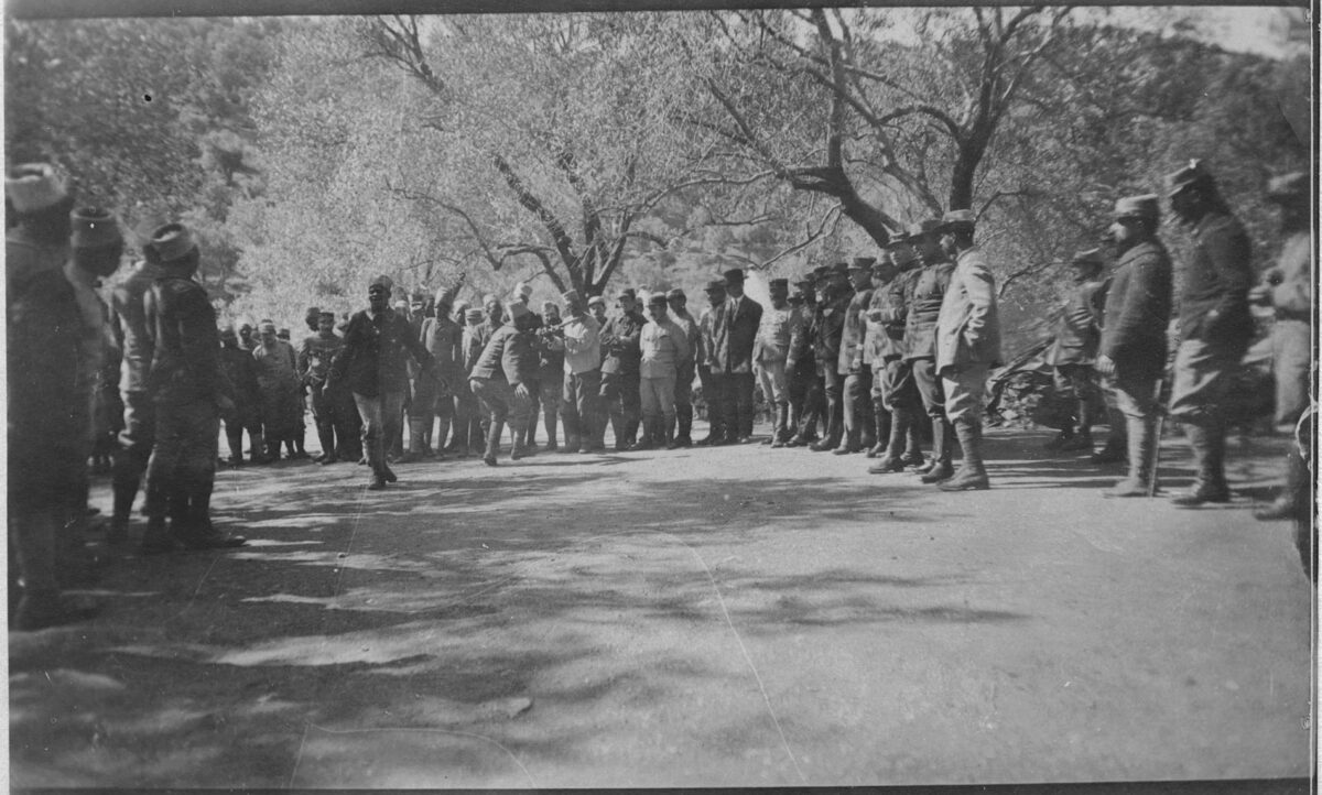 Αγγλογαλλικά στρατεύματα στη Λέσβο στα χρόνια του Α' Παγκοσμίου Πολέμου. Πηγή εικόνας: ΑΠΕ-ΜΠΕ.