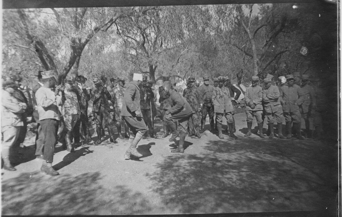 Αγγλογαλλικά στρατεύματα στη Λέσβο στα χρόνια του Α' Παγκοσμίου Πολέμου. Πηγή εικόνας: ΑΠΕ-ΜΠΕ.