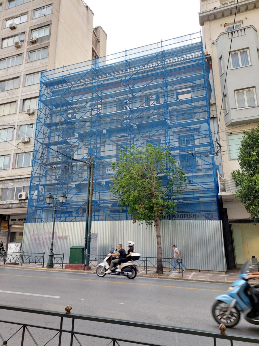 Άποψη του κτηρίου με τα εξωτερικά ικριώματα. Πηγή εικόνας: ΥΠΠΟ.