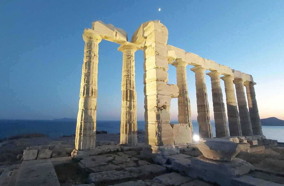 Ναός του Ποσειδώνα στο Σούνιο: η υφιστάμενη κατάσταση του φωτισμού. Πηγή εικόνας: ΥΠΠΟ.