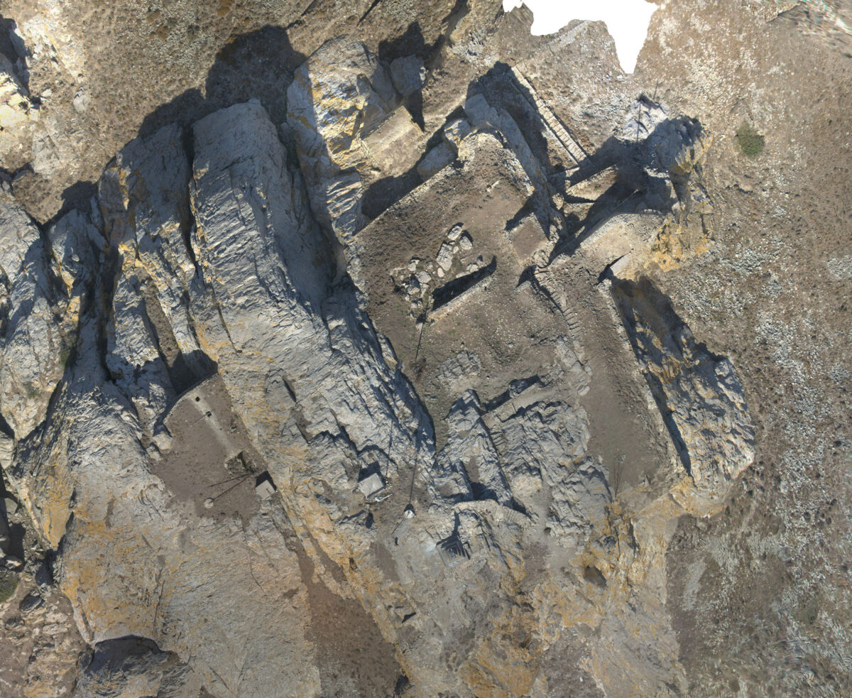Άποψη της ανασκαφής στο Ξώμπουργο της Τήνου. Πηγή εικόνας: ΑΠΕ-ΜΠΕ.