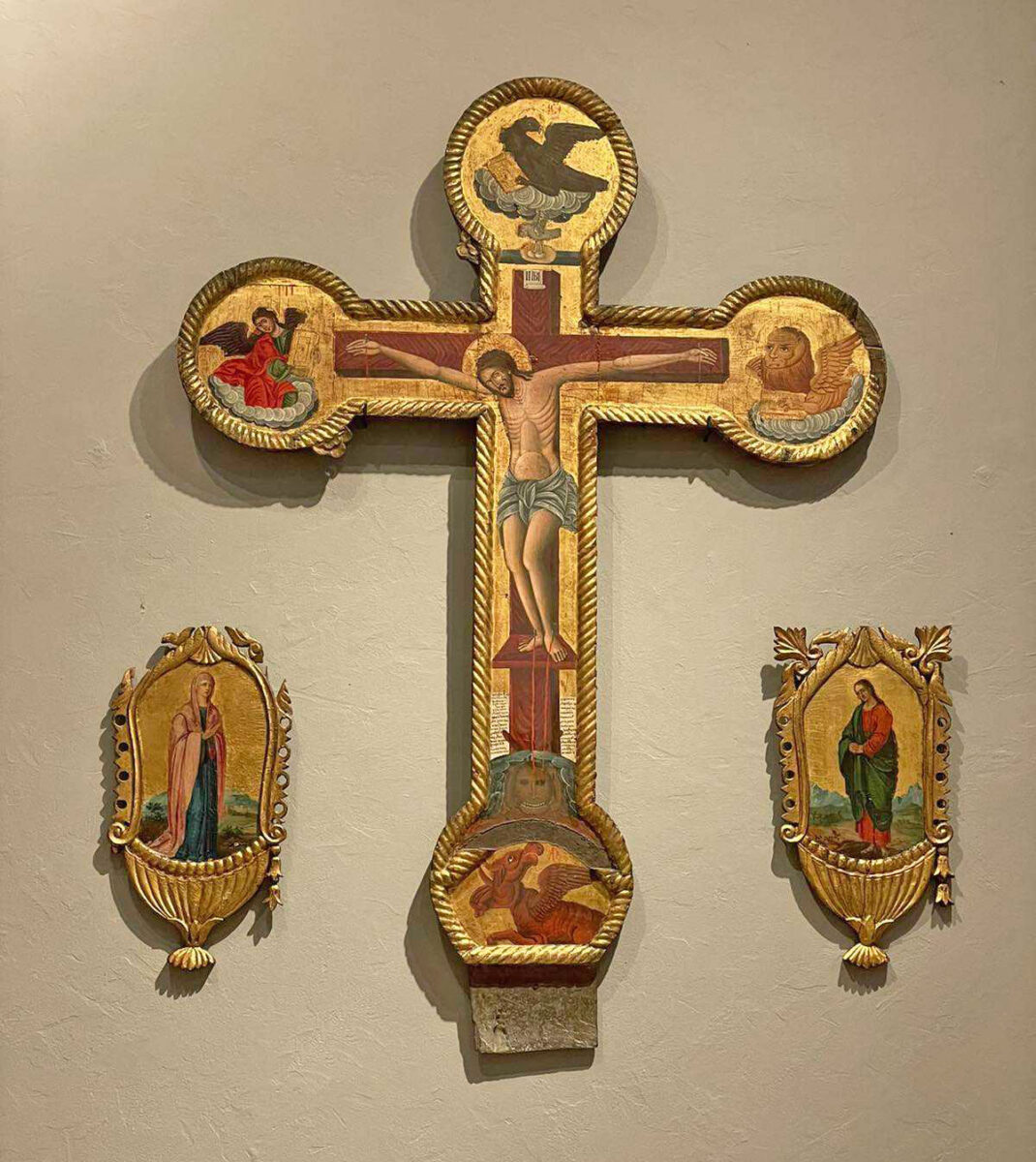 Σταυρός με λυπηρά. 18ος-19ος αι. Πηγή εικόνας: Βυζαντινό και Χριστιανικό Μουσείο.