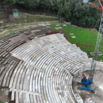 Θάσος: Το αρχαίο θέατρο αποκαταστάθηκε με το φημισμένο λευκό μάρμαρο του νησιού