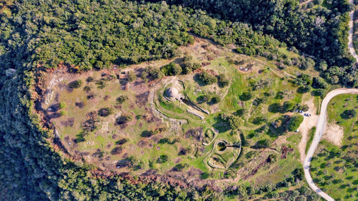 Ο αρχαιολογικός χώρος της Περιστεριάς από ψηλά. Πηγή: Υπουργείο Πολιτισμού. 