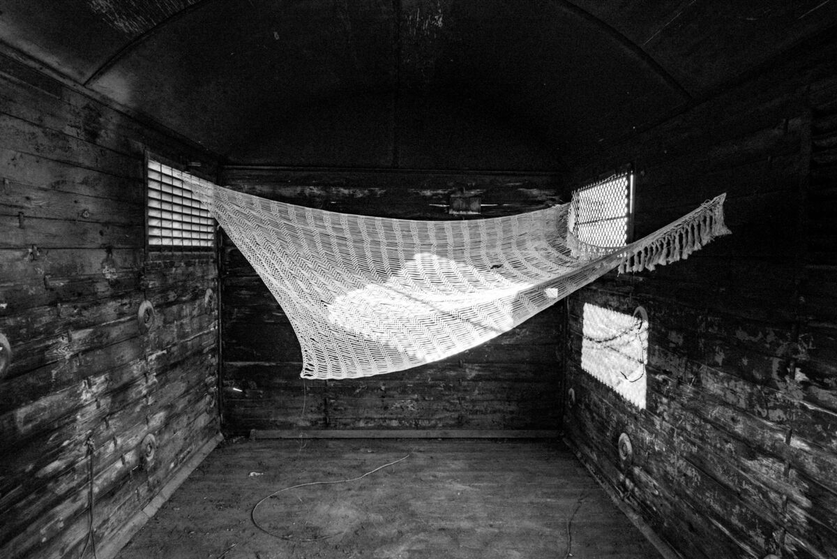 Από την έκθεση «Tehom» της φωτογράφου Ρενέ Ρεβάχ. Πηγή εικόνας: ΑΠΕ-ΜΠΕ / Ρενέ Ρεβάχ.