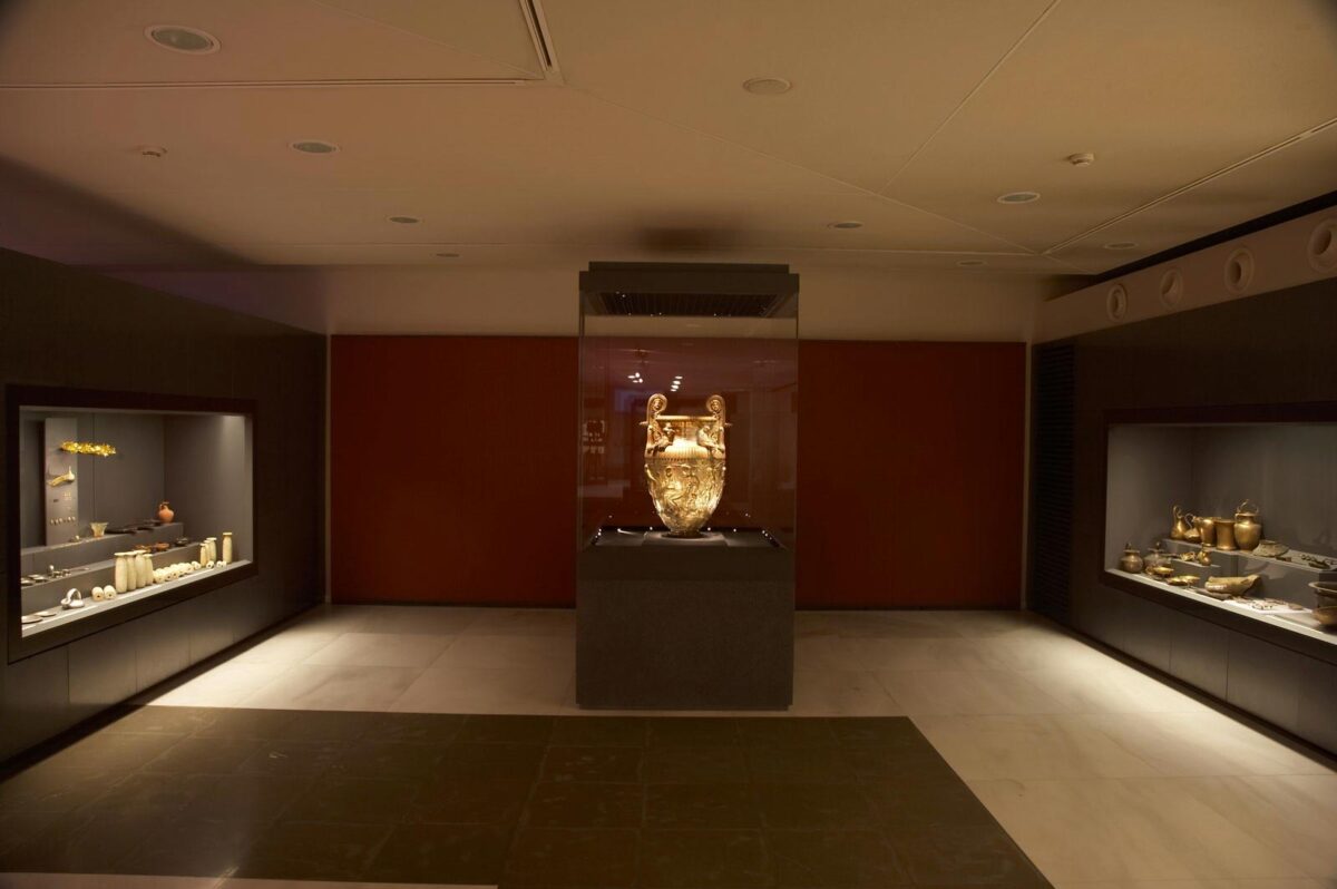 Νέος φωτισμός για την έκθεση «Ο Χρυσός των Μακεδόνων»