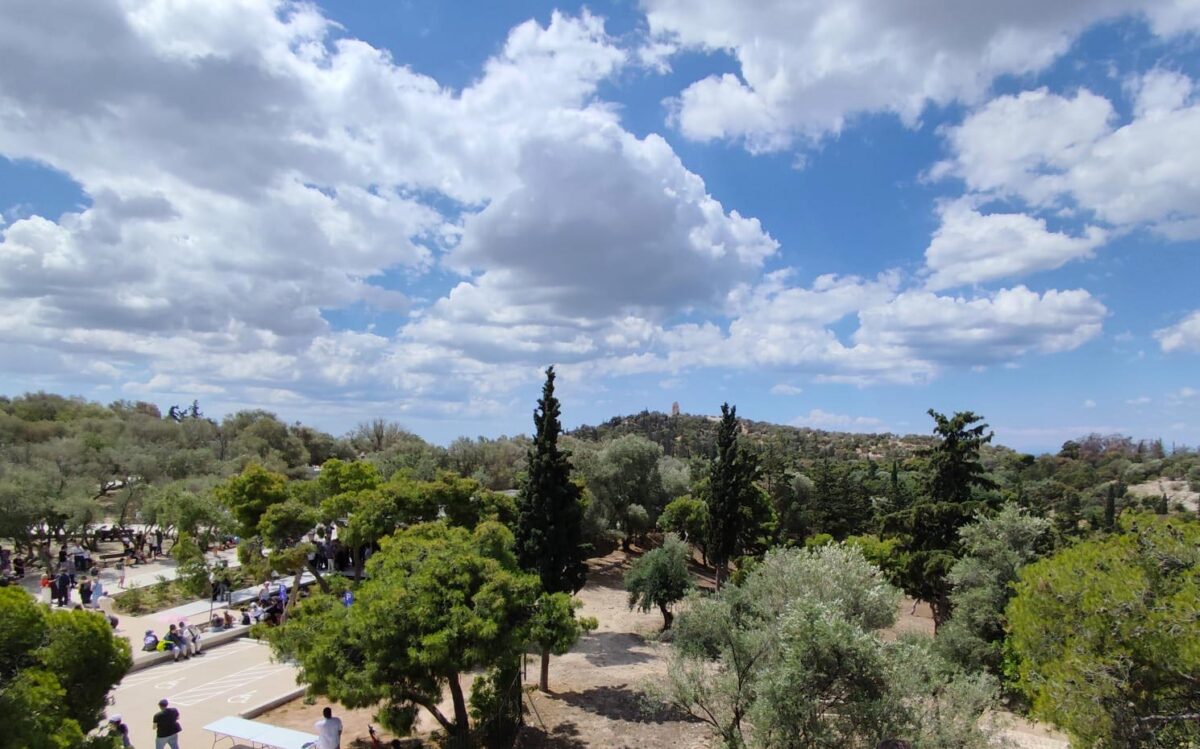 Ακρόπολη: Το πλάτωμα και η Δυτική Κλιτύς. Πηγή εικόνας: ΥΠΠΟ.