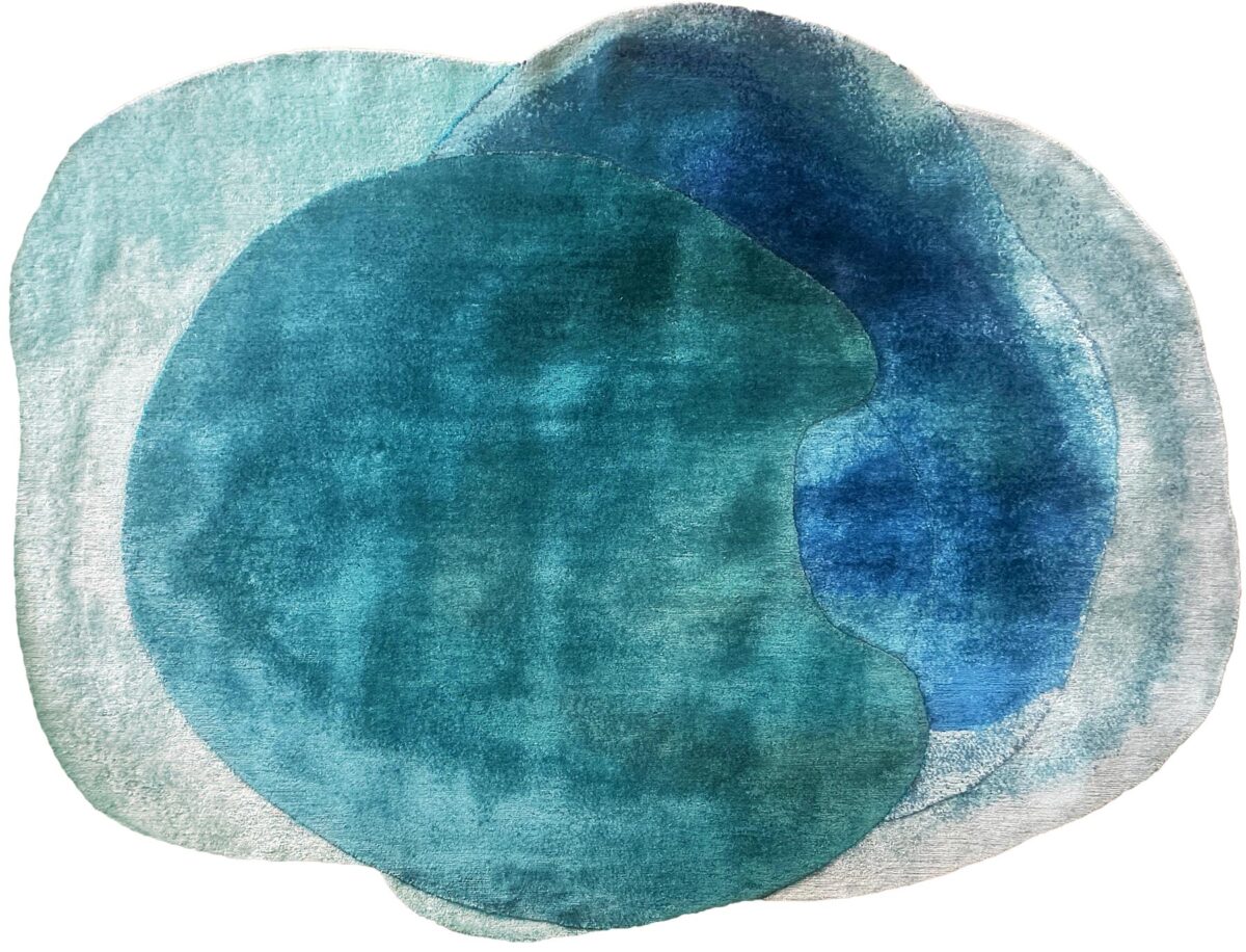 Έργο της Νικομάχης Καρακωστάνογλου για την έκθεση «Από Μελάνι σε Μετάξι». Πηγή εικόνας: Μουσείο Μπενάκη. 