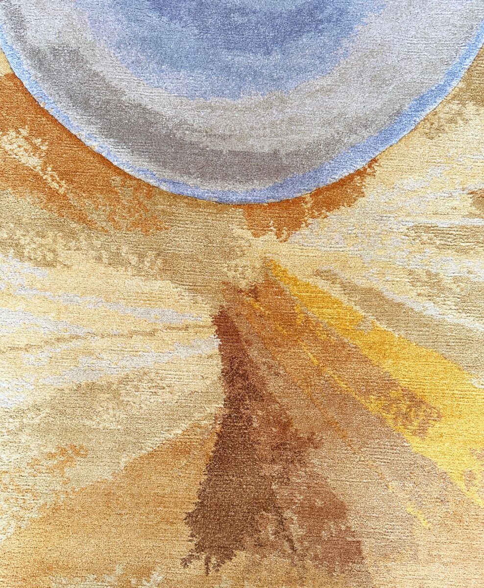 Έργο της Νικομάχης Καρακωστάνογλου για την έκθεση «Από Μελάνι σε Μετάξι». Πηγή εικόνας: Μουσείο Μπενάκη. 