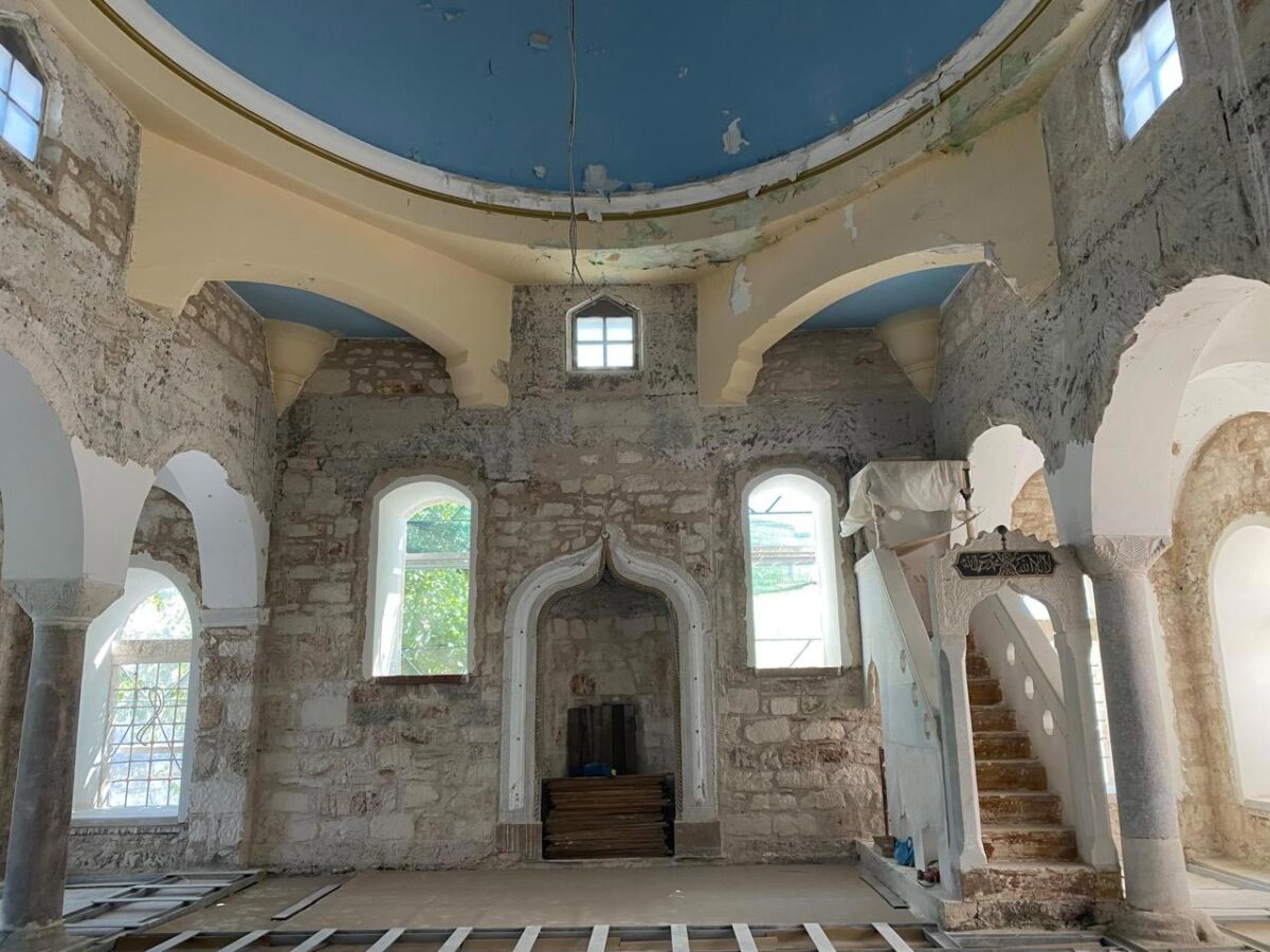 Το εσωτερικό του τεμένους Defterdar. Πηγή εικόνας: ΥΠΠΟ.