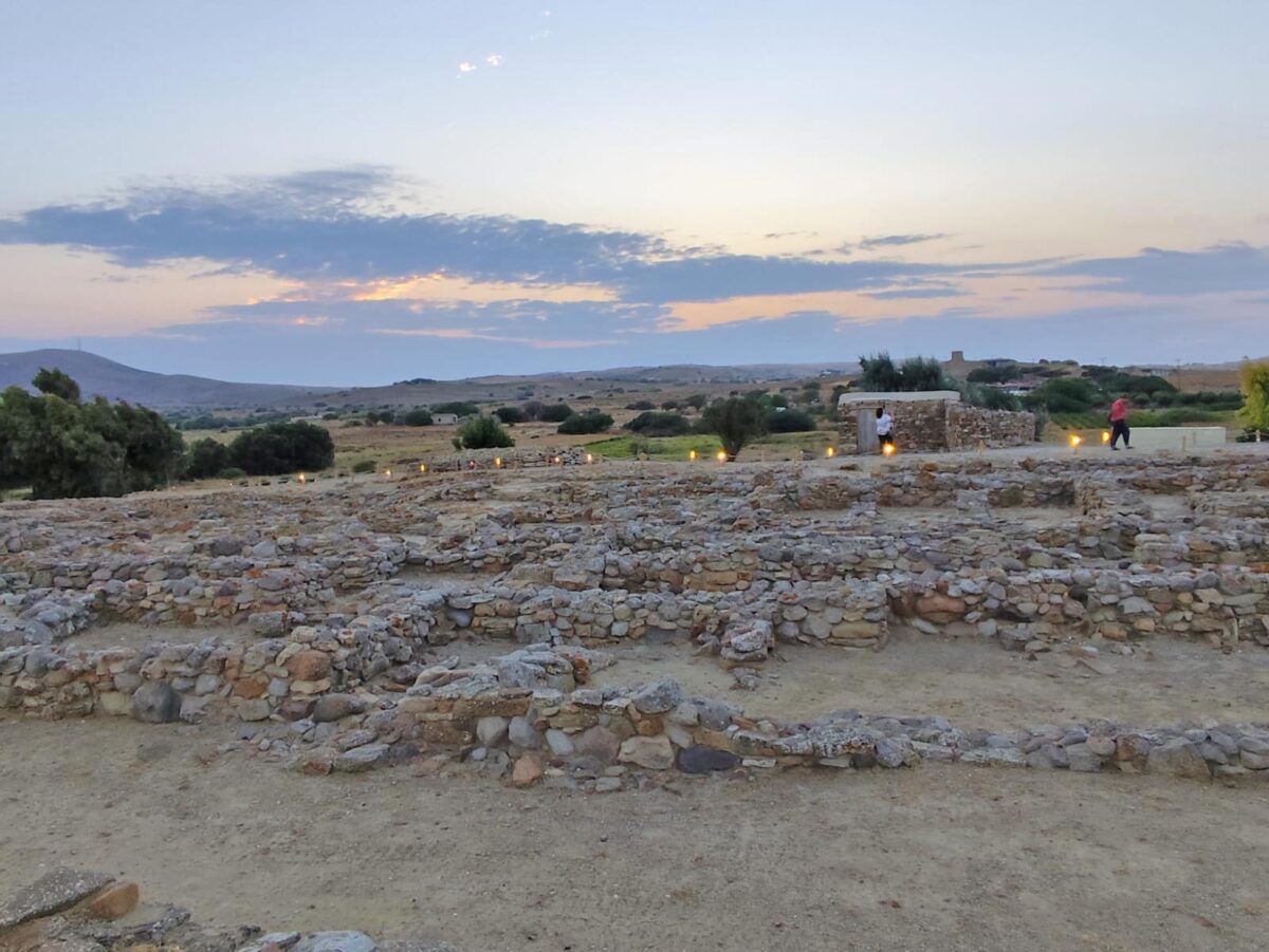 Ο αποκατεστημένος αρχαιολογικός χώρος της Πολιόχνης. Πηγή εικόνας: ΥΠΠΟ.