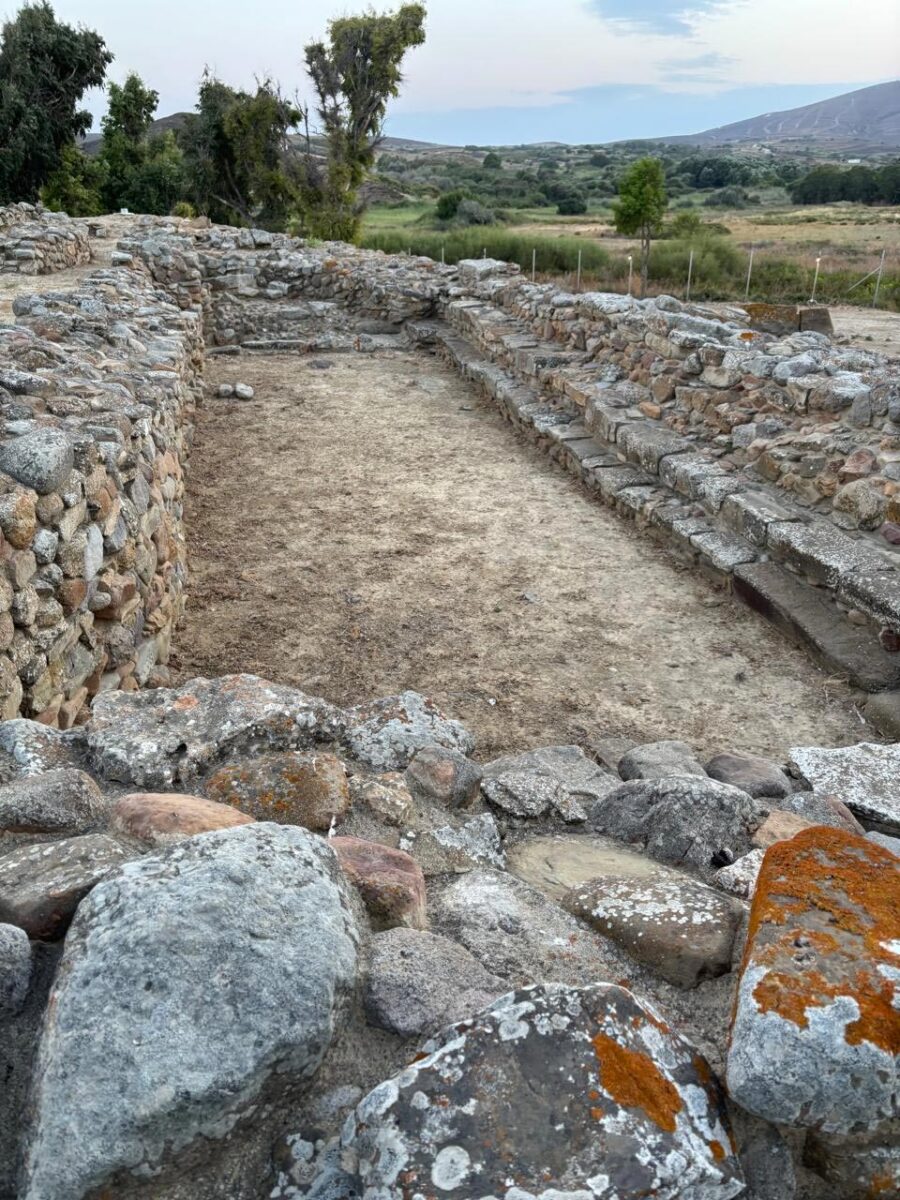 Το Βουλευτήριο στην Πολιόχνη, 3000 π.Χ. Πηγή εικόνας: ΥΠΠΟ.