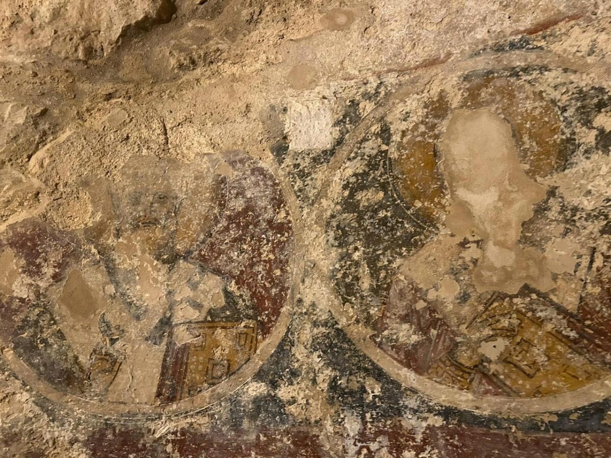 Τοιχογραφίες στον Ιερό Ναό Μεταμορφώσεως του Σωτήρος στο Ποτάμι Καρλοβάσου. Πηγή εικόνας: ΥΠΠΟ.