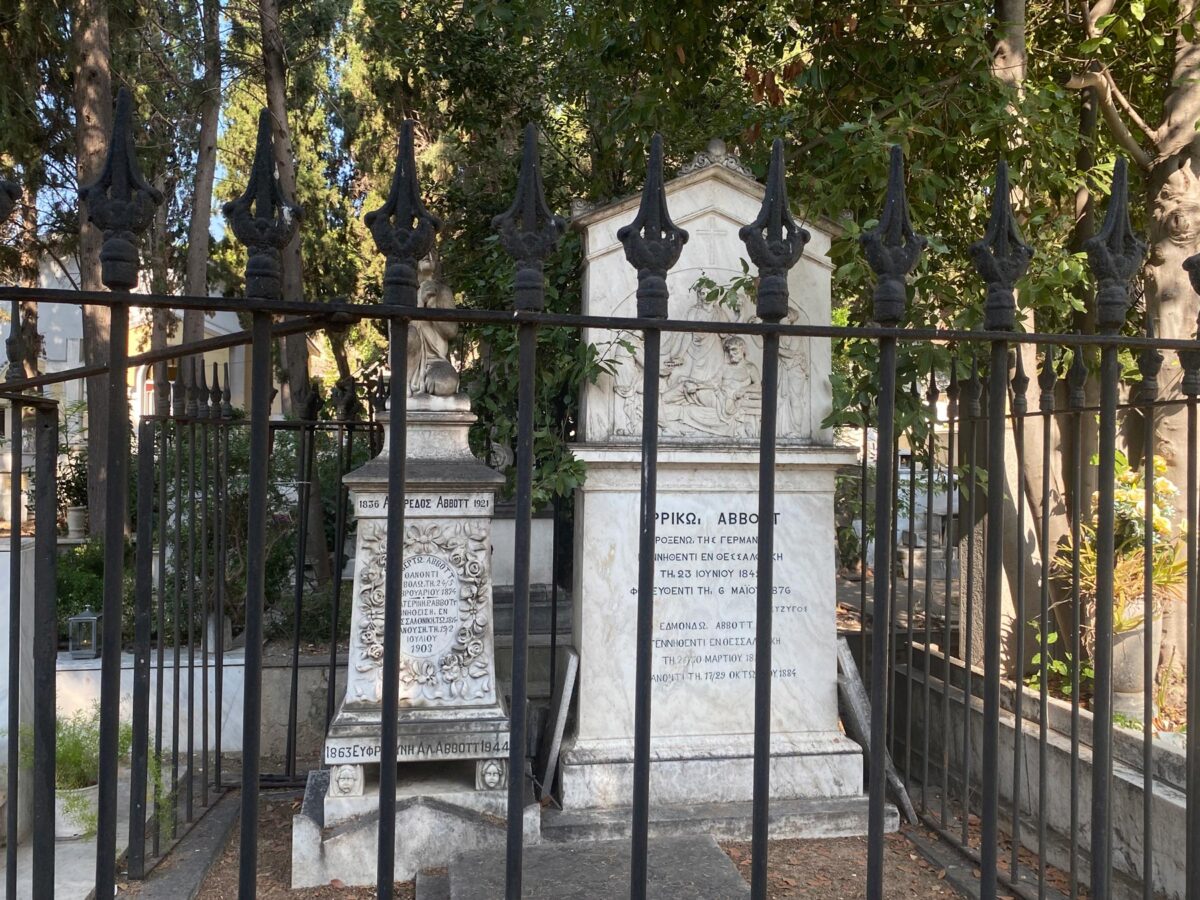 Ο τάφος του Ερρίκου Άμποτ, Γερμανού πρόξενου στη Θεσσαλονίκη. Πηγή εικόνας: ΑΠΕ-ΜΠΕ.