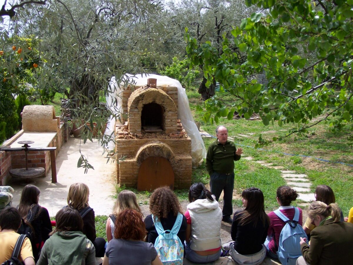 Η αγγειοπλαστική παράδοση της οικογένειας Ανετόπουλου στο Μαλάκι Βόλου. Πηγή εικόνας: ΥΠΠΟ.