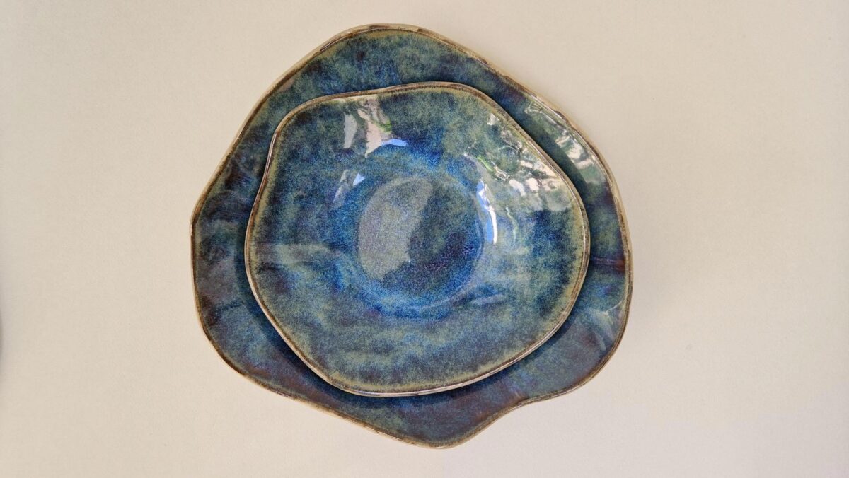 «Όταν η βροχή χρωματίζει το χώμα»