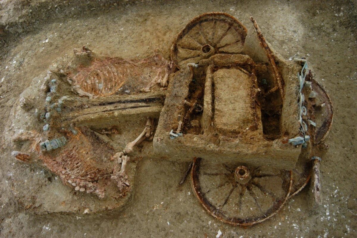 Μικρή Δοξιπάρα-Ζώνη. Ταφή άμαξας Β.  Πηγή εικόνας: ΥΠΠΟ.