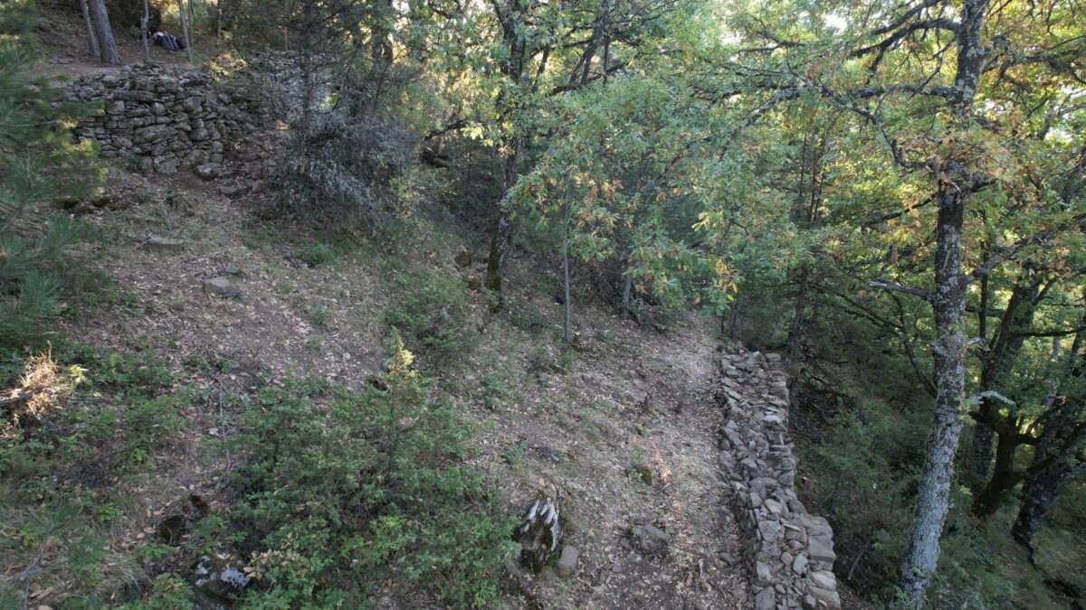 Εικ. 6. Μεσοτείχια διαστήματα και άνδηρα. Πηγή εικόνας: Αρχαιολογικό Πρόγραμμα Φιλιππαίων.