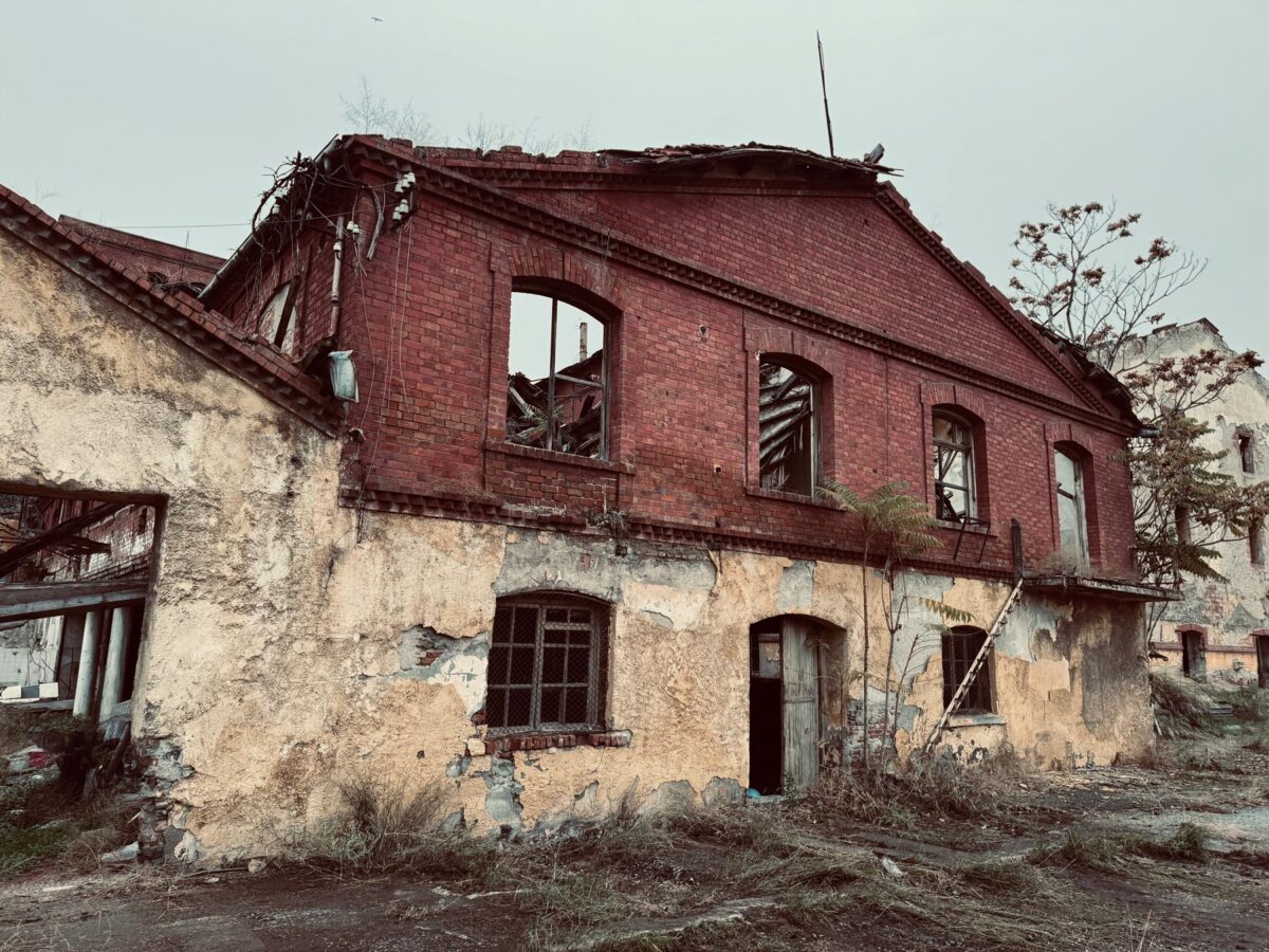 ΦΙΞ Αθήνας και Θεσσαλονίκης: Μια παράλληλη ιστορία