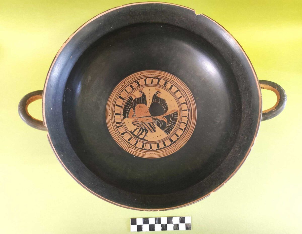 Η κύλικα με τους πετεινούς. Πηγή εικόνας: ΥΠΠΟ.