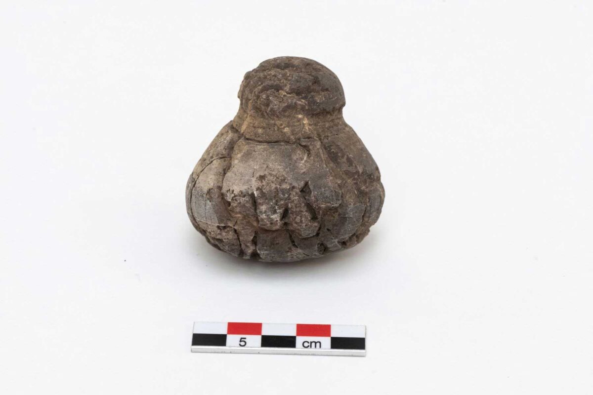 Φυσικός λίθος που φέρει κάποια ανθρωπόμορφα χαρακτηριστικά. Πηγή εικόνας: ΥΠΠΟ.