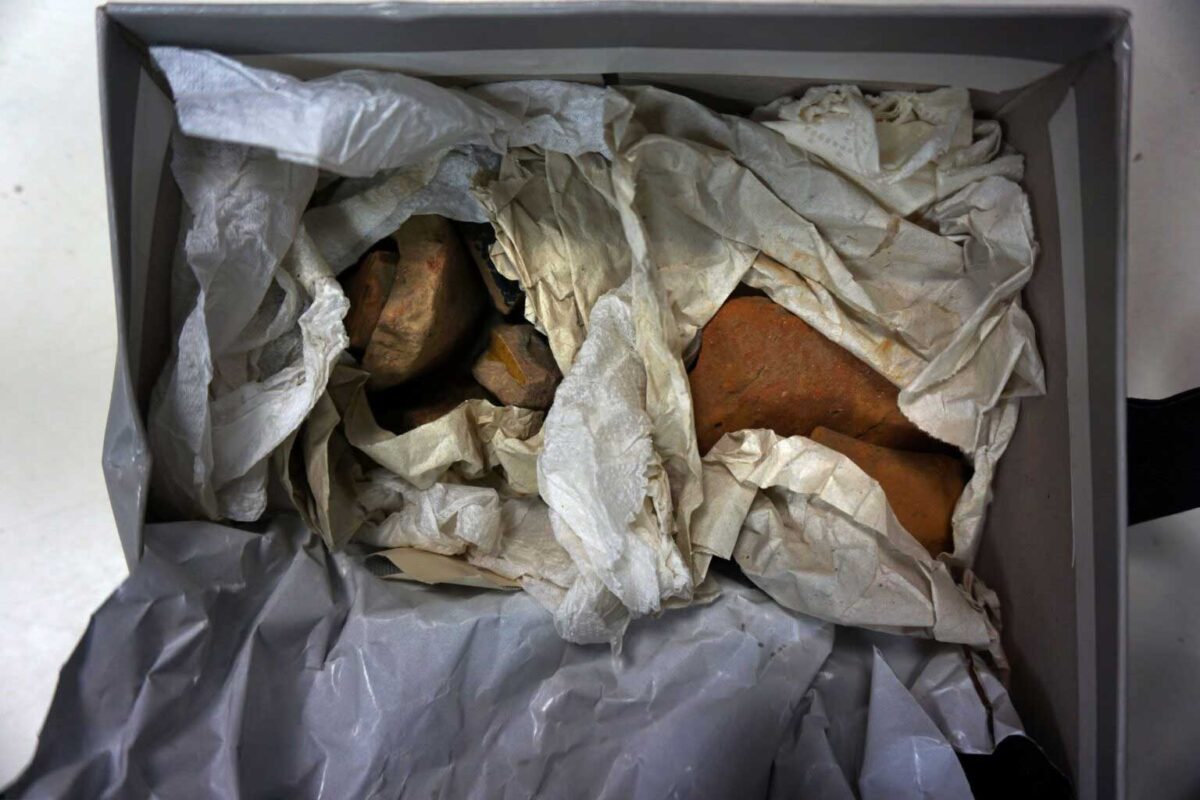 «Οι αρχαιότητες του Ντίνου» με τον φακό του Άρι Γεωργίου