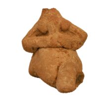 Καθιστό γυναικείο ειδώλιο της Αρχαιότερης ή Μέσης Νεολιθικής περιόδου (Αρχείο Ανασκαφής Σπηλαίου Θεόπετρας).