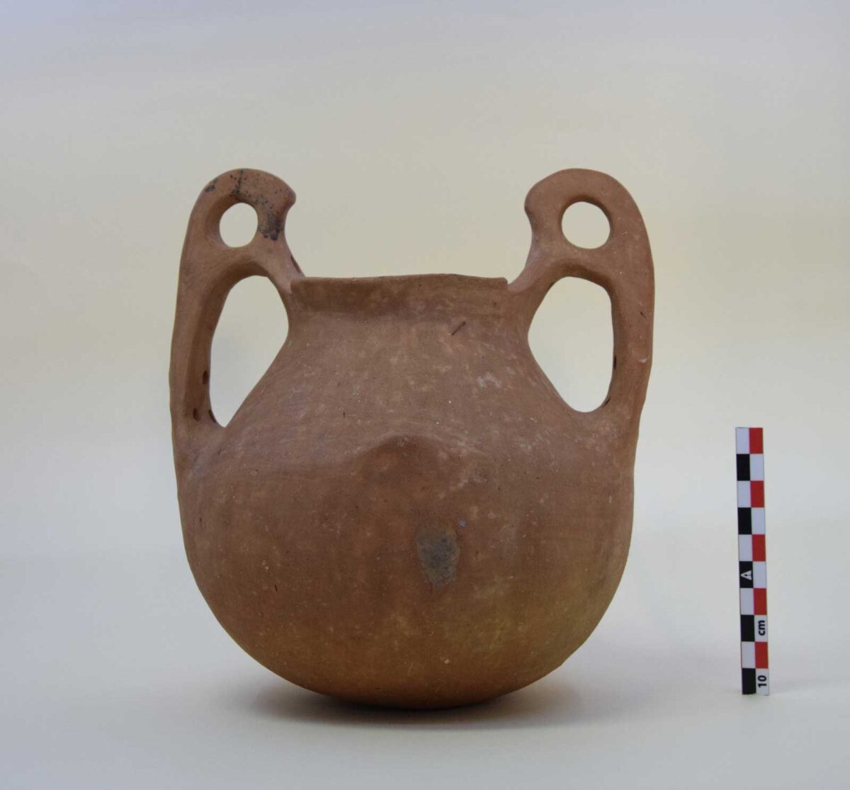 Κτέρισμα τάφου της Ύστερης Εποχής του Χαλκού στην Αχλάδα Φλώρινας. Πηγή εικόνας: Αρχαιολογικό Μουσείο Θεσσαλονίκης.