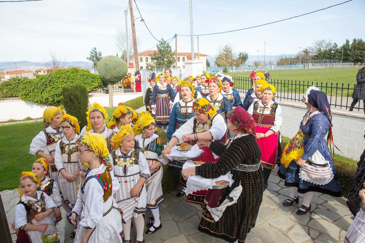 Μοίρασμα «Λαζαρόπιτας», Αγία Παρασκευή Κοζάνης. Πηγή εικόνας: ΥΠΠΟ.