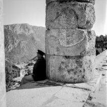 «Οι Δελφοί τη δεκαετία του 1950 με τον φακό του Robert McCabe»: παρουσίαση του λευκώματος