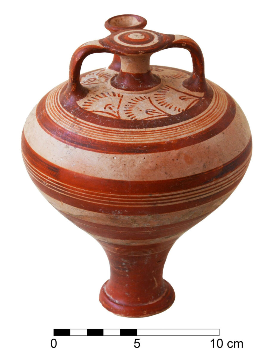 Μυκηναϊκός ψευδόστομος αμφορέας. Πηγή εικόνας: Τμήμα Αρχαιοτήτων Κύπρου.