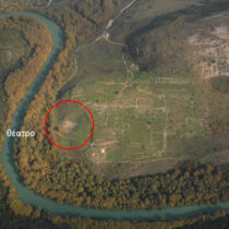 Αρχαίο θέατρο Γιτάνων: σε εξέλιξη η αναστήλωση του σκηνικού οικοδομήματος