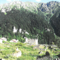 Ένα ταξίδι μνήμης στον Πόντο μέσα από φωτογραφίες και κειμήλια