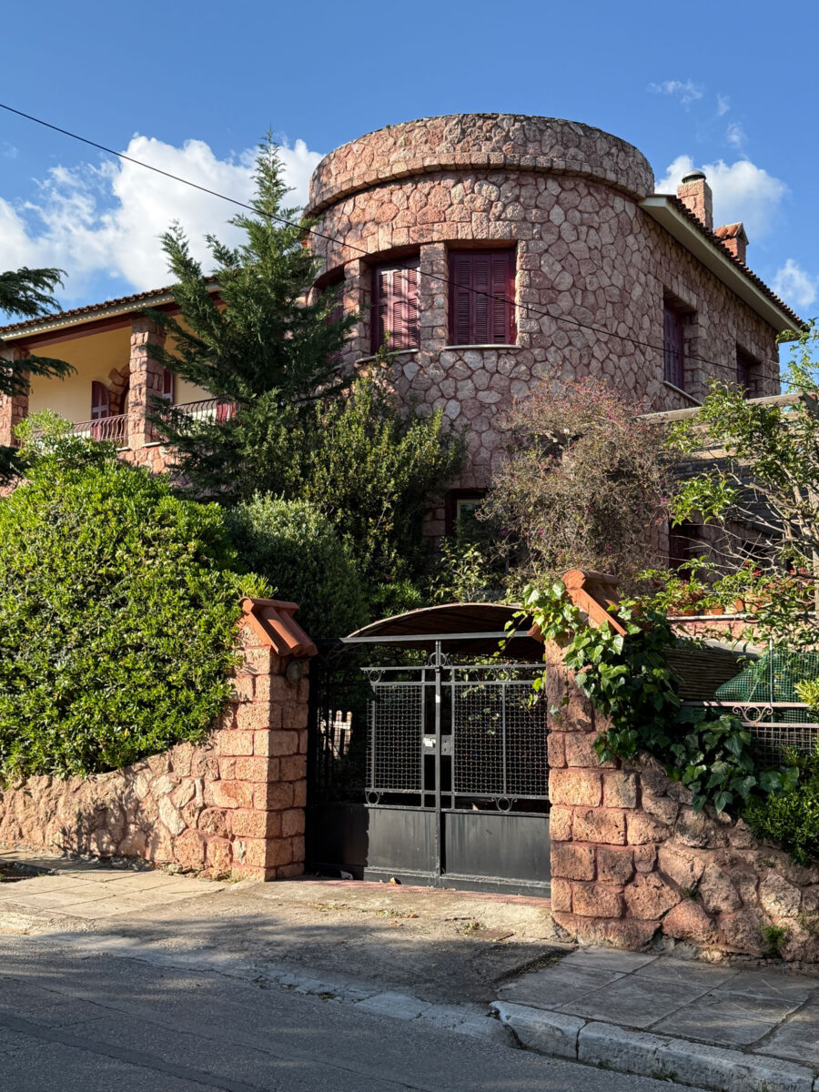 Κτήριο στην οδό 25ης Μαρτίου στη Φιλοθέη. Πηγή εικόνας: MONUMENTA.