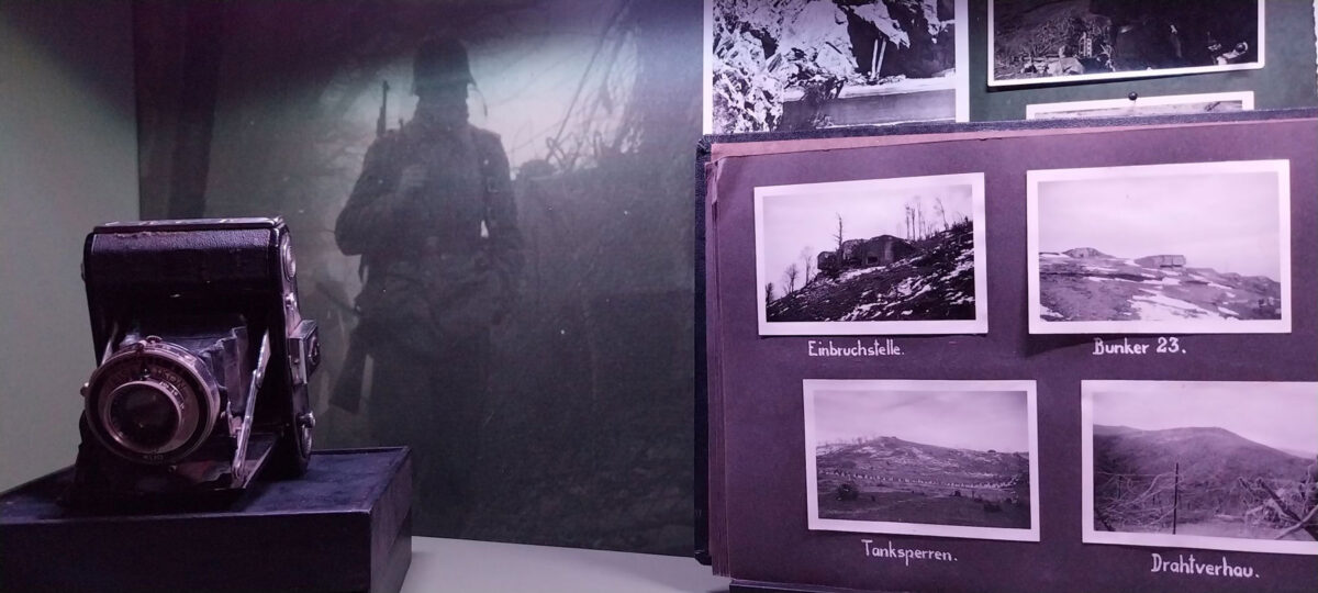 Στο Κέντρο Μνήμης Μπέλλες Β' Π.Π. Πηγή εικόνας: ΑΠΕ-ΜΠΕ / Παναγιώτης Σαββίδης.