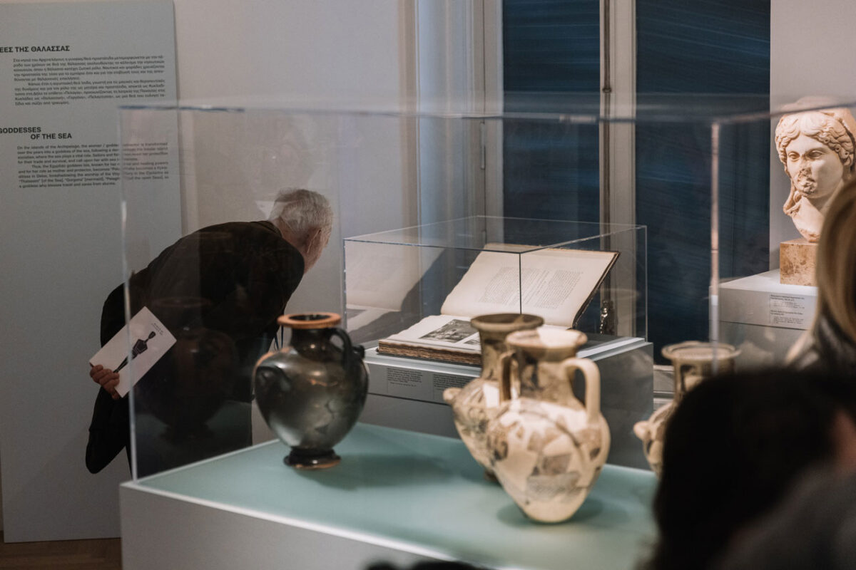 «Εργαστήρια Ευεξίας για άτομα 65+» στο Μουσείο Κυκλαδικής Τέχνης. Φωτ.: Πάρις Ταβιτιάν. © Μουσείο Κυκλαδικής Τέχνης.